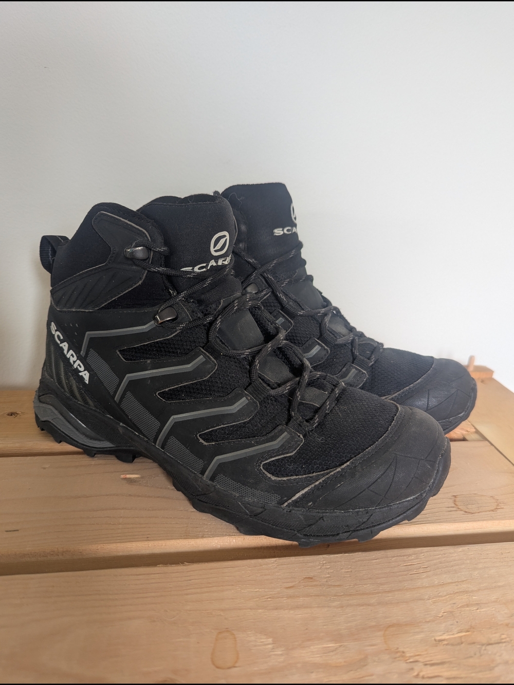 Scarpa Maverick Mid Goretex Unisex Black Hiking Boots